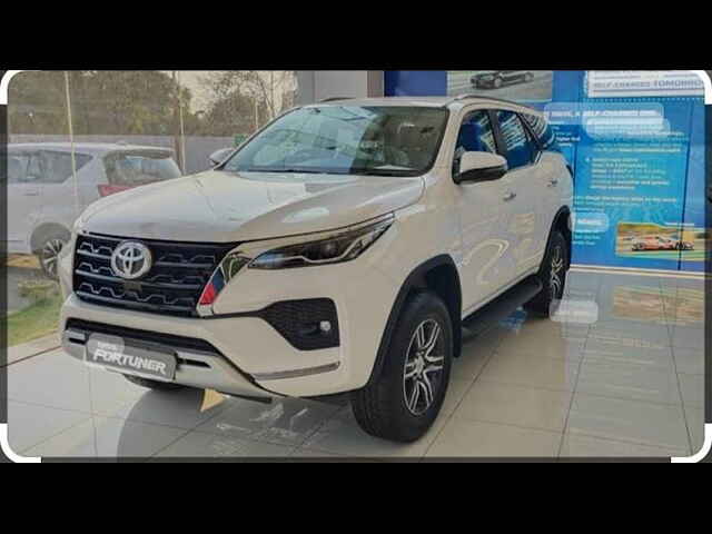 Second Hand Toyota Fortuner 4X2 AT 2.8 Diesel in Ghaziabad