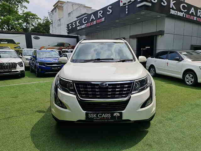 Second Hand Mahindra XUV500 W11 in लखनऊ