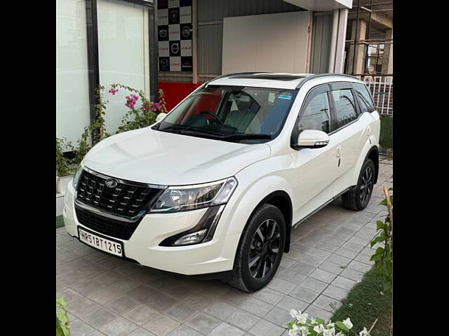 Second Hand Mahindra XUV500 W11 AT in Chandigarh