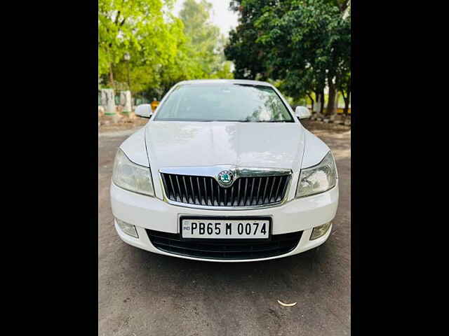 Second Hand Skoda Laura Elegance 2.0 TDI CR MT in Chandigarh