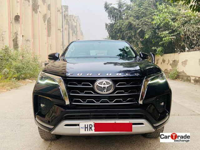 Second Hand Toyota Fortuner 4X2 AT 2.8 Diesel in Delhi