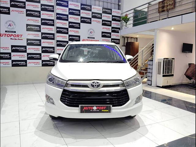 Second Hand Toyota Innova Crysta [2016-2020] 2.4 V Diesel in Bangalore