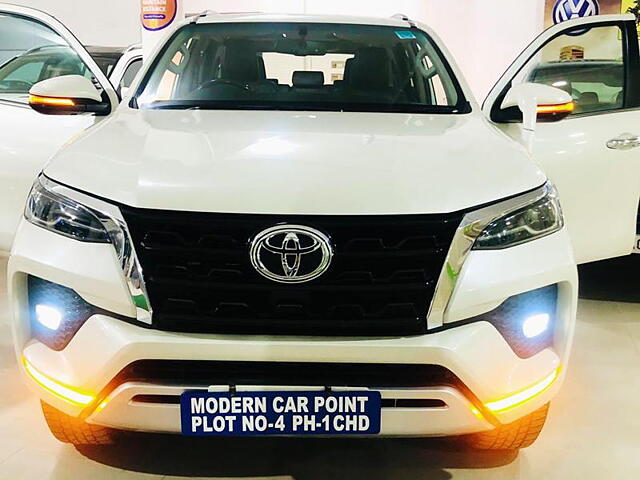 Second Hand Toyota Fortuner [2016-2021] 2.8 4x2 AT [2016-2020] in Chandigarh