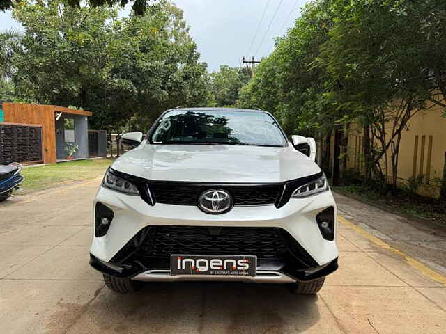 Second Hand Toyota Fortuner Legender 2.8 4X2 AT in Hyderabad