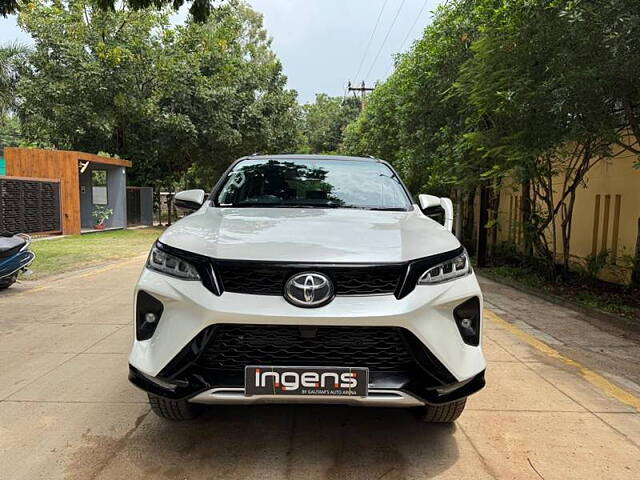 Second Hand Toyota Fortuner Legender 2.8 4X2 AT in Hyderabad