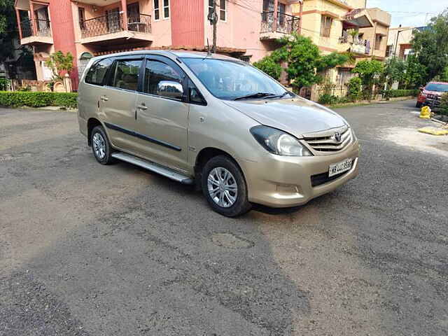 Second Hand Toyota Innova [2009-2012] 2.5 GX 8 STR BS-IV in Kolkata