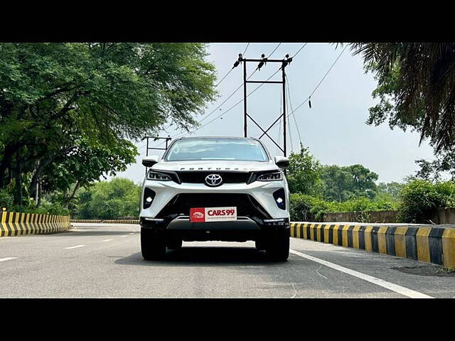 Second Hand Toyota Fortuner Legender 2.8 4X2 AT in Noida