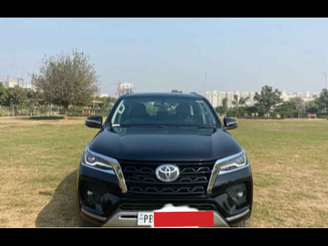 Second Hand Toyota Fortuner 4X2 MT 2.8 Diesel in Mohali