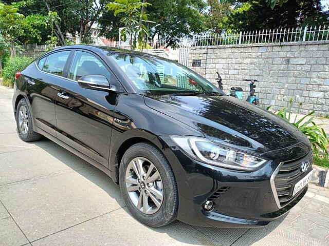 Second Hand Hyundai Elantra SX (O) 2.0 AT in Bangalore