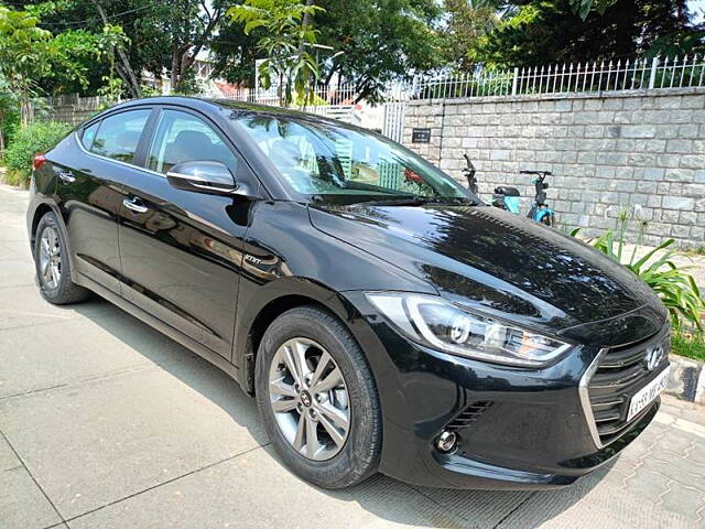 Second Hand Hyundai Elantra SX (O) 2.0 AT in Bangalore