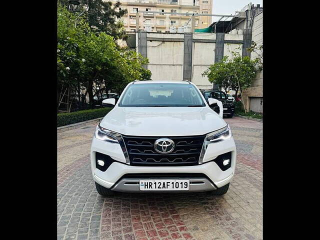 Second Hand Toyota Fortuner [2016-2021] 2.8 4x2 AT [2016-2020] in Chandigarh