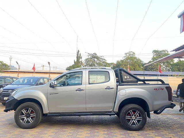 Second Hand Isuzu D-Max V-Cross [2016-2018] 4x4 in Guwahati