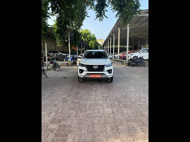 Second Hand Toyota Fortuner 4X2 MT 2.8 Diesel in Lucknow