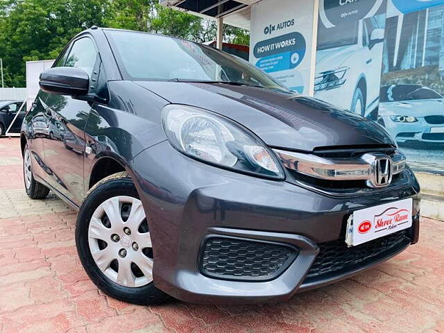 Second Hand Honda Brio S (O)MT in Ahmedabad