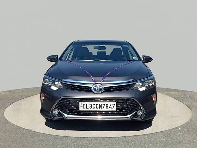 Second Hand Toyota Camry Hybrid in Noida