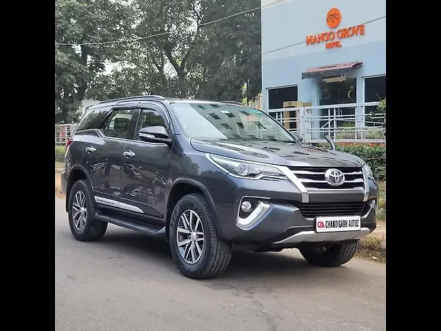 Second Hand Toyota Fortuner [2016-2021] 2.8 4x4 AT [2016-2020] in Chandigarh