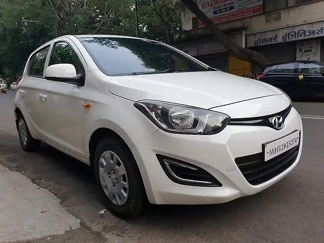 Used 13 Hyundai I 12 14 Magna 1 4 Crdi D For Sale In Pune Carwale