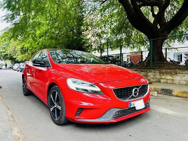 Volvo V40 [2016-2019] Price - Images, Colors & Reviews - CarWale