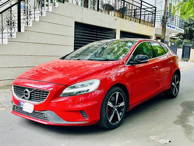 Volvo V40 [2016-2019] Price - Images, Colors & Reviews - CarWale