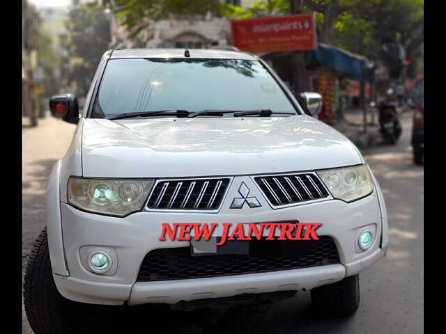 Mitsubishi Montero Price - Images, Colors & Reviews - CarWale