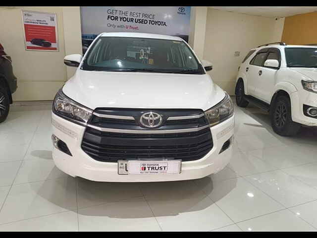 Second Hand Toyota Innova Crysta [2016-2020] 2.4 G 8 STR [2016-2017] in Kanpur