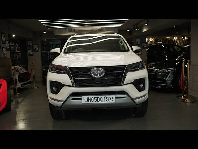 Second Hand Toyota Fortuner 4X4 AT 2.8 Diesel in Delhi