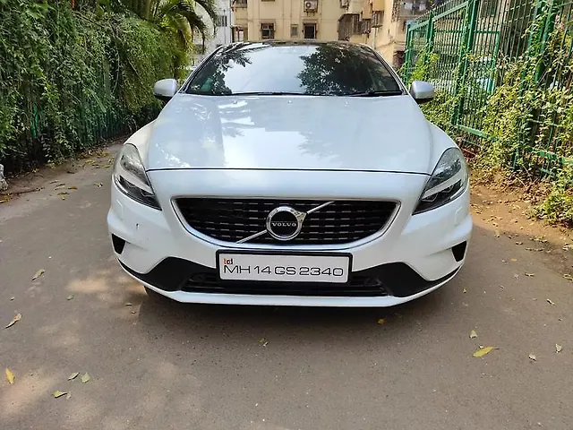 Used 2018 Volvo V40 [2016-2019] D3 R-Design for sale at Rs. 19,95,000 in  Mumbai - CarTrade