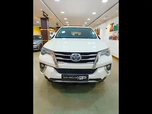 Second Hand Toyota Fortuner [2016-2021] 2.8 4x2 AT [2016-2020] in Lucknow