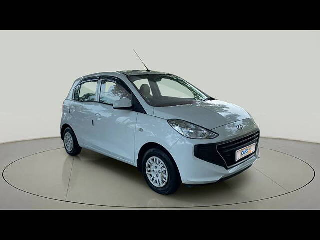 Second Hand Hyundai Santro Magna in Ahmedabad