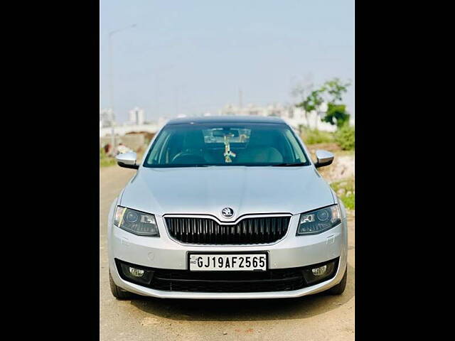 Second Hand Skoda Octavia [2017-2021] 2.0 TDI CR Style Plus AT [2017] in Surat