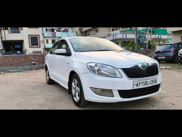 Second Hand Skoda Rapid [2011-2014] Elegance 1.6 TDI CR MT in Hyderabad