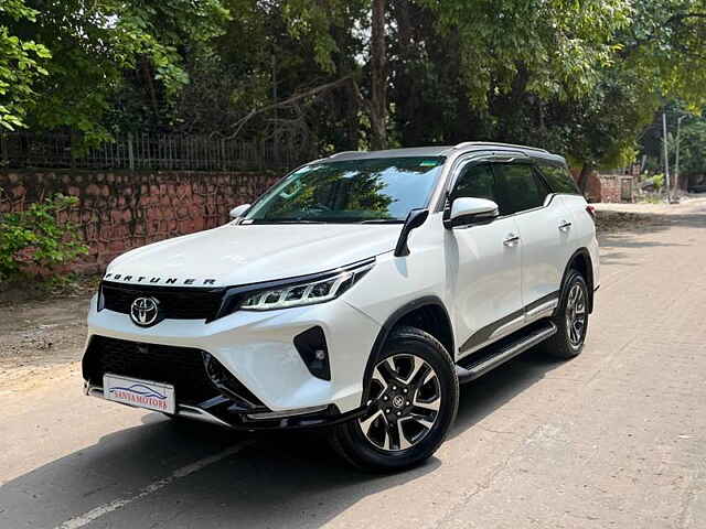 Second Hand Toyota Fortuner Legender 2.8 4X2 AT in Delhi