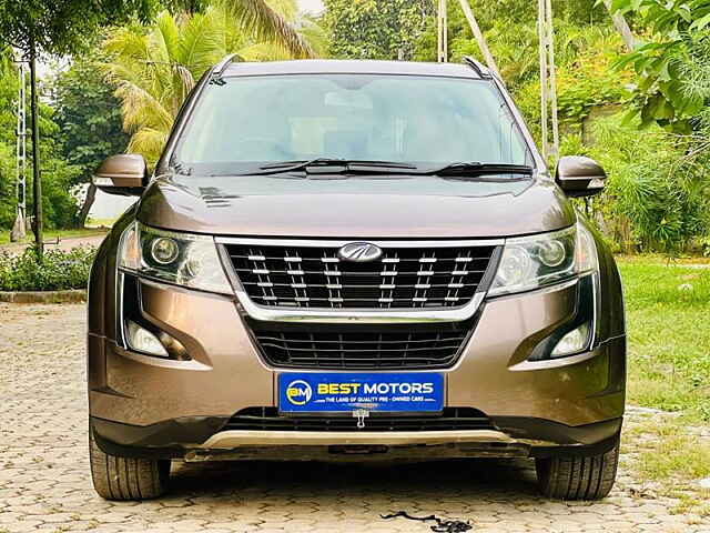 Second Hand Mahindra XUV500 W11 AT in Ahmedabad