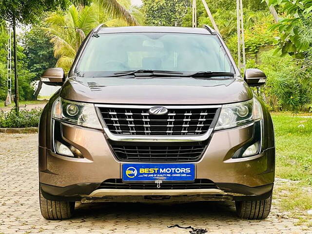 Second Hand Mahindra XUV500 W11 AT in Ahmedabad