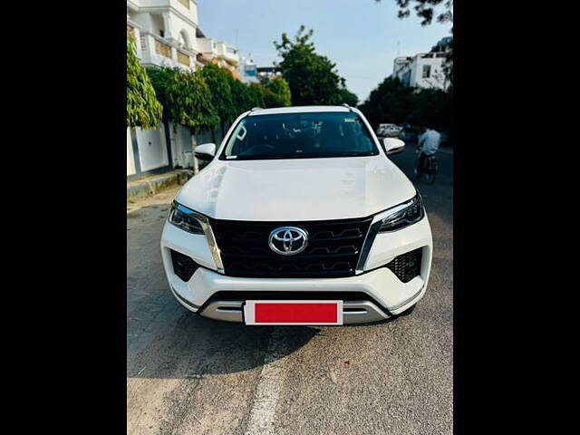 Second Hand Toyota Fortuner 4X2 MT 2.8 Diesel in Lucknow