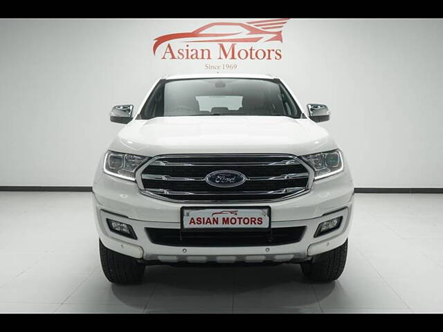 Second Hand Ford Endeavour Titanium 2.0 4x2 AT in ஹைதராபாத்