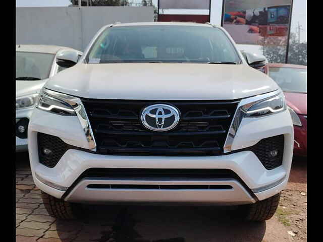 Second Hand Toyota Fortuner 4X2 AT 2.8 Diesel in Gurgaon