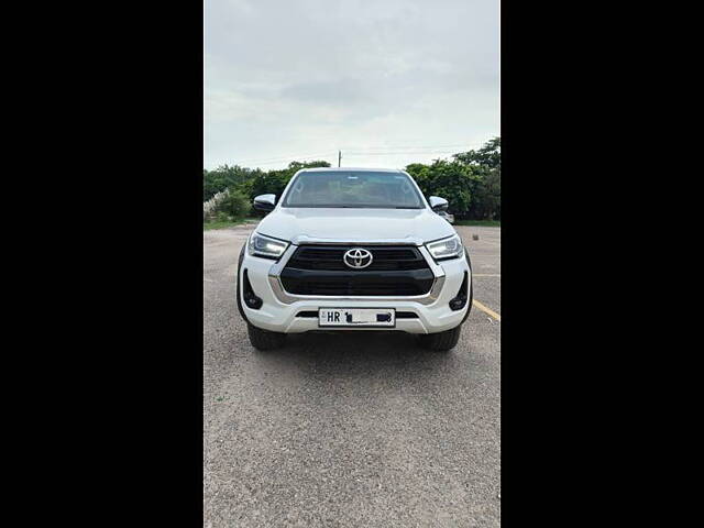 Second Hand Toyota Hilux High 4X4 AT in Noida