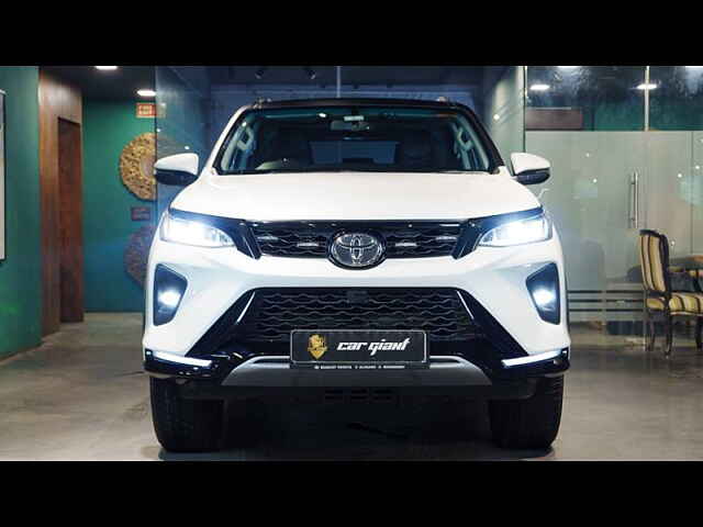 Second Hand Toyota Fortuner Legender 2.8 4X4 AT in Chandigarh