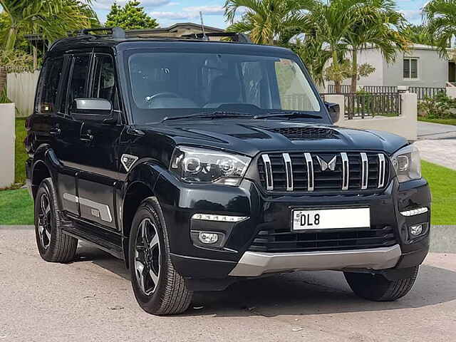 Second Hand Mahindra Scorpio S11 MT 7S CC in Delhi