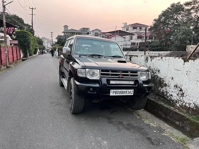 Second Hand Mitsubishi Pajero SFX 2.8 in Dehradun