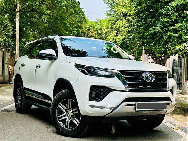 Second Hand Toyota Fortuner 4X2 AT 2.7 Petrol in Delhi