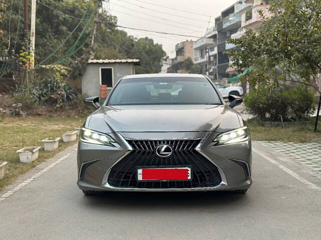 Second Hand Lexus ES 300h Luxury in Delhi