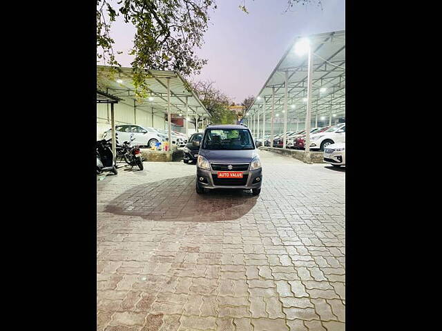 Second Hand Maruti Suzuki Wagon R 1.0 [2014-2019] VXI AMT in Lucknow