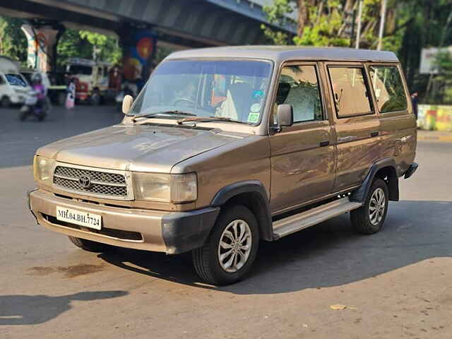 Second Hand Toyota Qualis [2002-2004] GS G1 in Mumbai