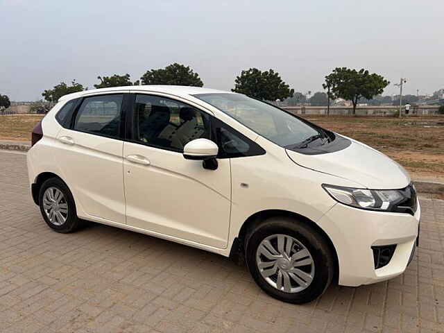 Second Hand Honda Jazz [2015-2018] SV Petrol in Ahmedabad