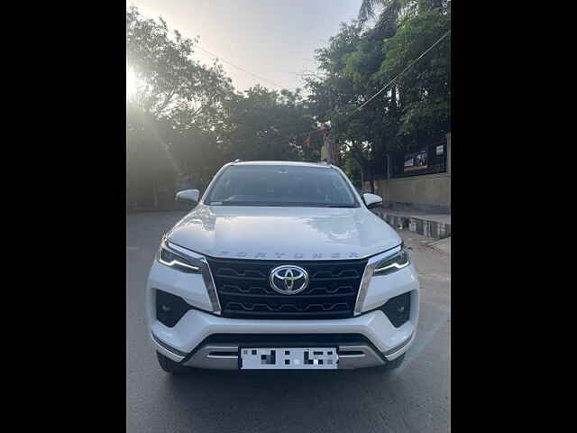 Second Hand Toyota Fortuner 4X2 AT 2.7 Petrol in Delhi