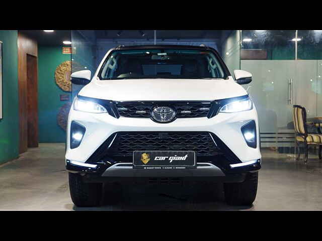 Second Hand Toyota Fortuner Legender 2.8 4X4 AT in Delhi