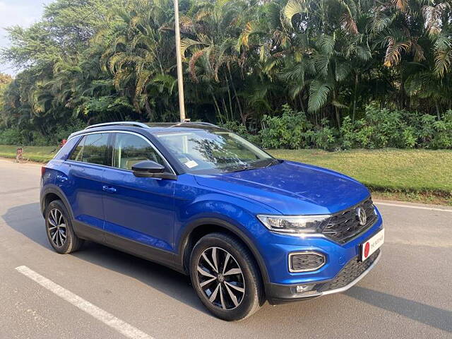 Volkswagen T-Roc Mileage (17 km/l) - T-Roc Petrol Mileage - CarWale