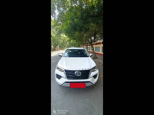 Second Hand Toyota Fortuner 4X2 MT 2.8 Diesel in Lucknow